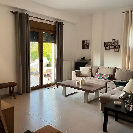 Angelo's Elegant Summer House *