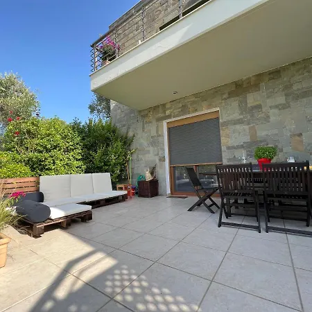 Angelo's Elegant Summer House بيت للعطل بوسيدي